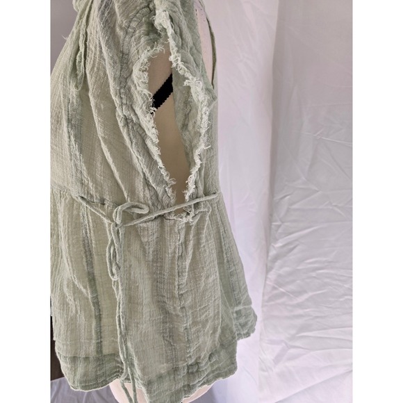 Free People 'Delicate' Gauze Tie Side Peplum Halter Top M - Picture 2 of 5